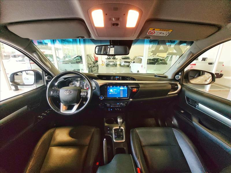 Toyota-HILUX-2.8 D-4d Turbo CD SRX 4X4