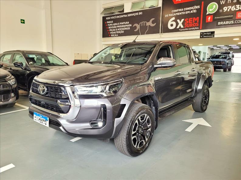Toyota-HILUX-2.8 D-4d Turbo CD SRX Plus 4X4