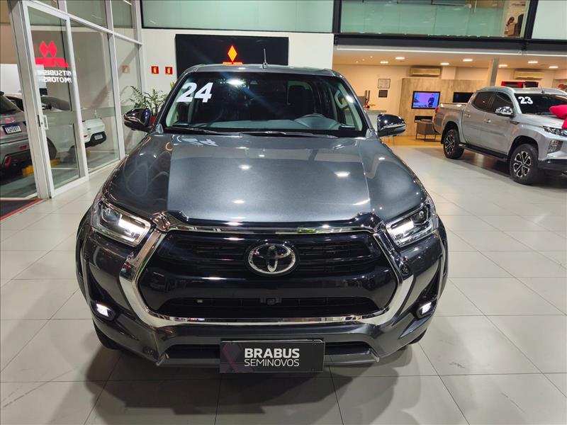 Toyota-HILUX-2.8 D-4d Turbo CD SRX Plus 4X4