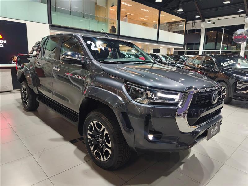 Toyota-HILUX-2.8 D-4d Turbo CD SRX Plus 4X4