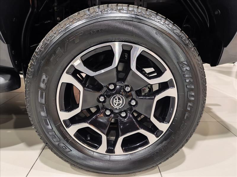 Toyota-HILUX-2.8 D-4d Turbo CD SRX Plus 4X4