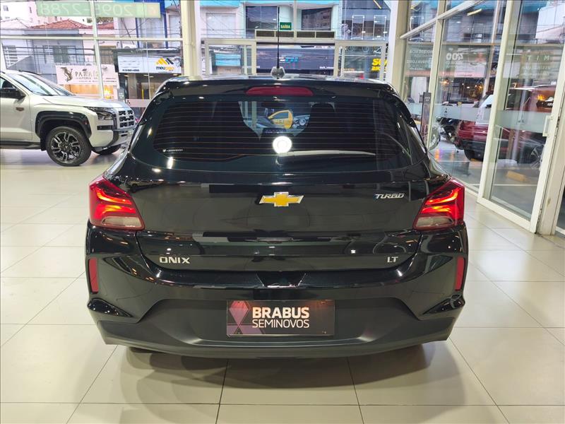 GM - Chevrolet-ONIX-1.0 Turbo LT