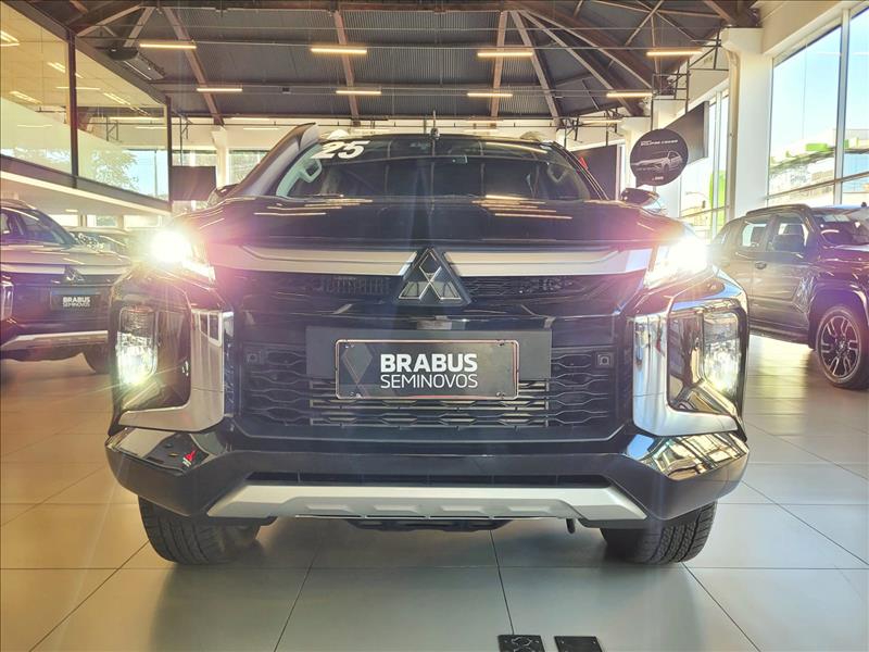 Mitsubishi-L200 TRITON-2.4 16V Turbo Sport Hpe-s CD 4X4