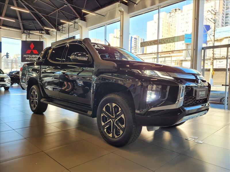 Mitsubishi-L200 TRITON-2.4 16V Turbo Sport Hpe-s CD 4X4