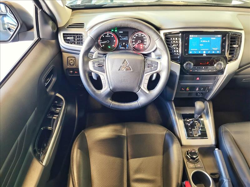 Mitsubishi-L200 TRITON-2.4 16V Turbo Sport Hpe-s CD 4X4