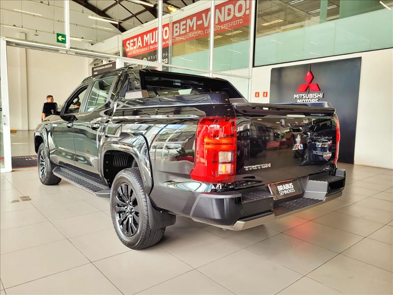 Mitsubishi-TRITON-2.4 Biturbo CD Katana 4X4