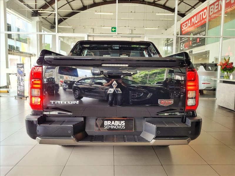 Mitsubishi-TRITON-2.4 Biturbo CD Katana 4X4