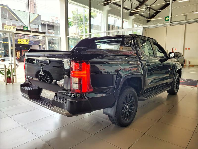 Mitsubishi-TRITON-2.4 Biturbo CD Katana 4X4