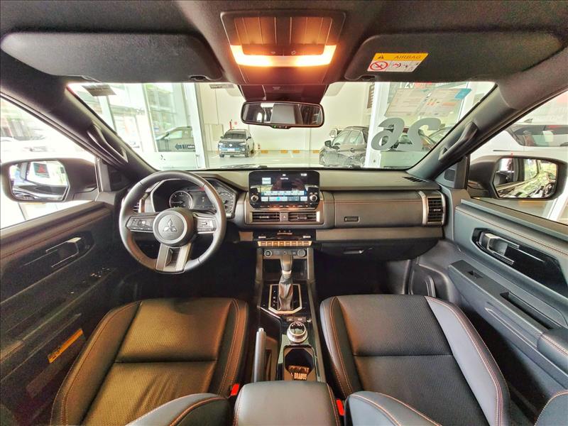 Mitsubishi-TRITON-2.4 Biturbo CD Katana 4X4