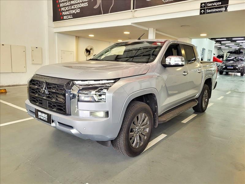 Mitsubishi-TRITON-2.4 Biturbo CD Hpe-s 4X4
