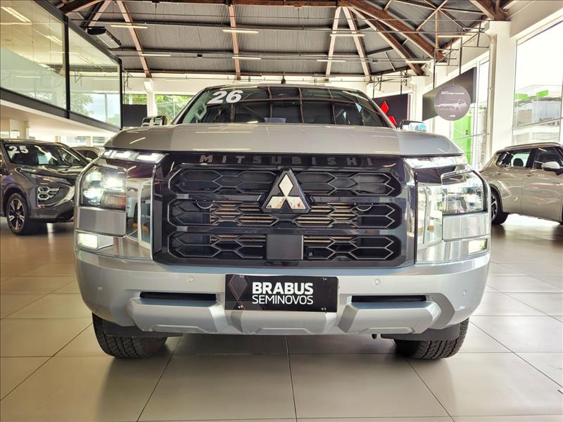 Mitsubishi-TRITON-2.4 Biturbo CD Hpe-s 4X4