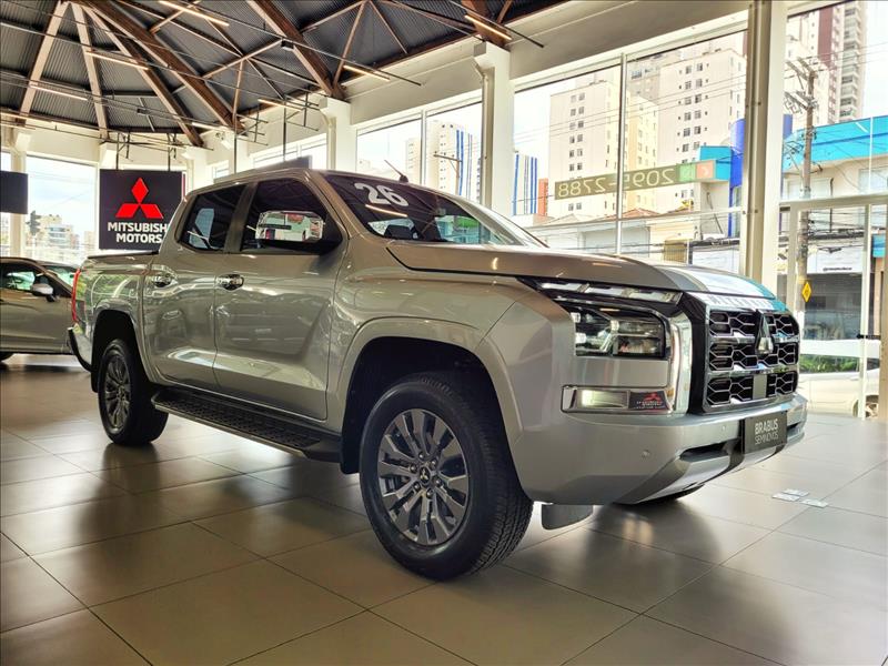 Mitsubishi-TRITON-2.4 Biturbo CD Hpe-s 4X4