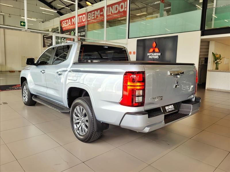 Mitsubishi-TRITON-2.4 Biturbo CD Hpe-s 4X4