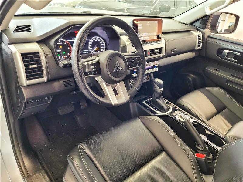 Mitsubishi-TRITON-2.4 Biturbo CD Hpe-s 4X4
