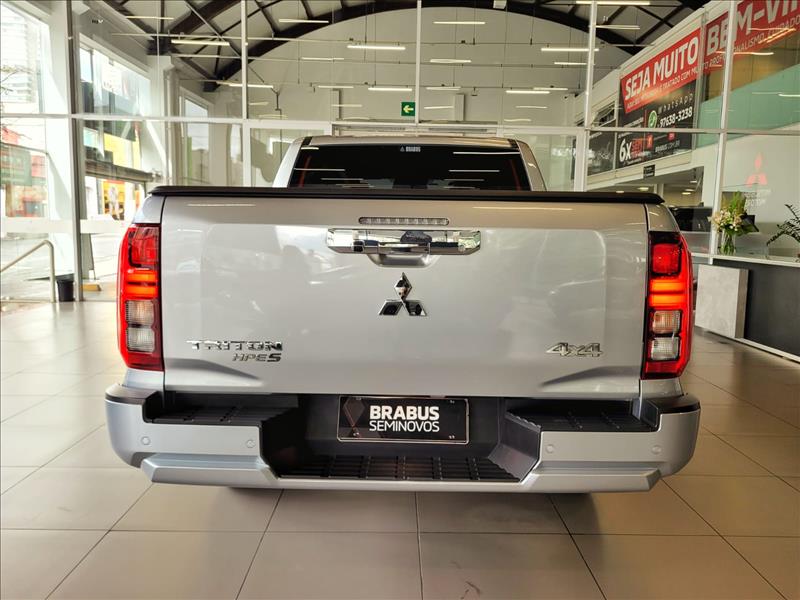 Mitsubishi-TRITON-2.4 Biturbo CD Hpe-s 4X4