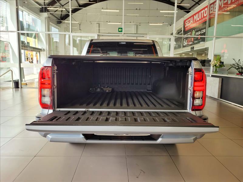 Mitsubishi-TRITON-2.4 Biturbo CD Hpe-s 4X4