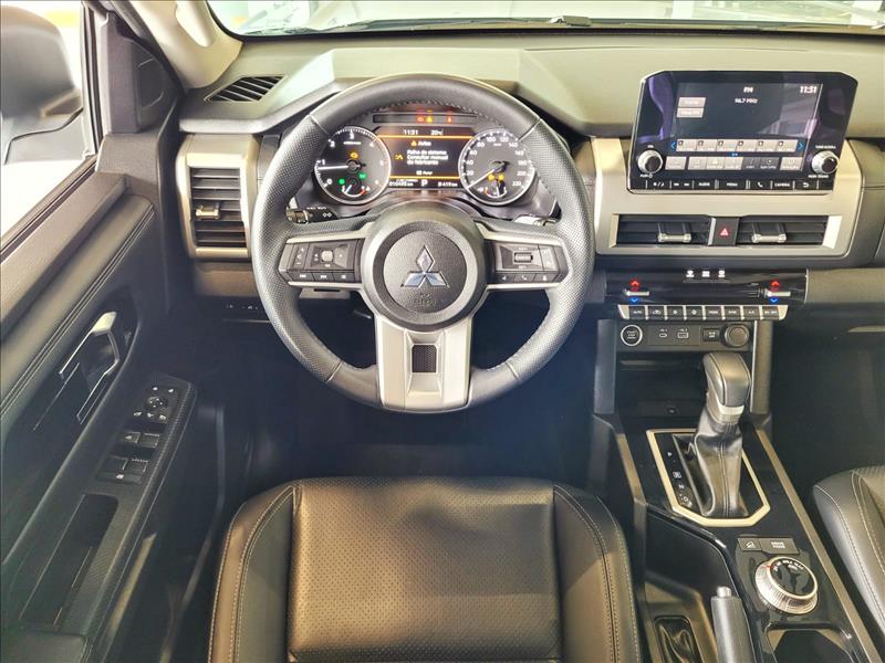 Mitsubishi-TRITON-2.4 Biturbo CD Hpe-s 4X4
