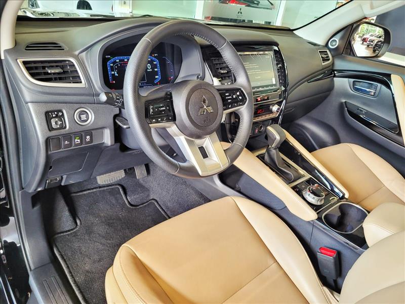 Mitsubishi-PAJERO SPORT-2.4 16V Mivec Turbo Legend AWD