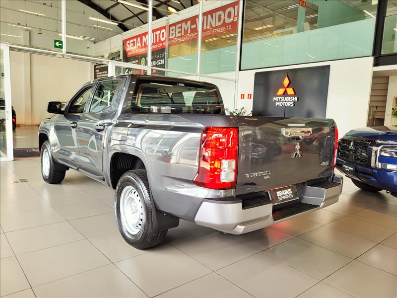 Mitsubishi-TRITON-2.4 Biturbo CD GL 4X4