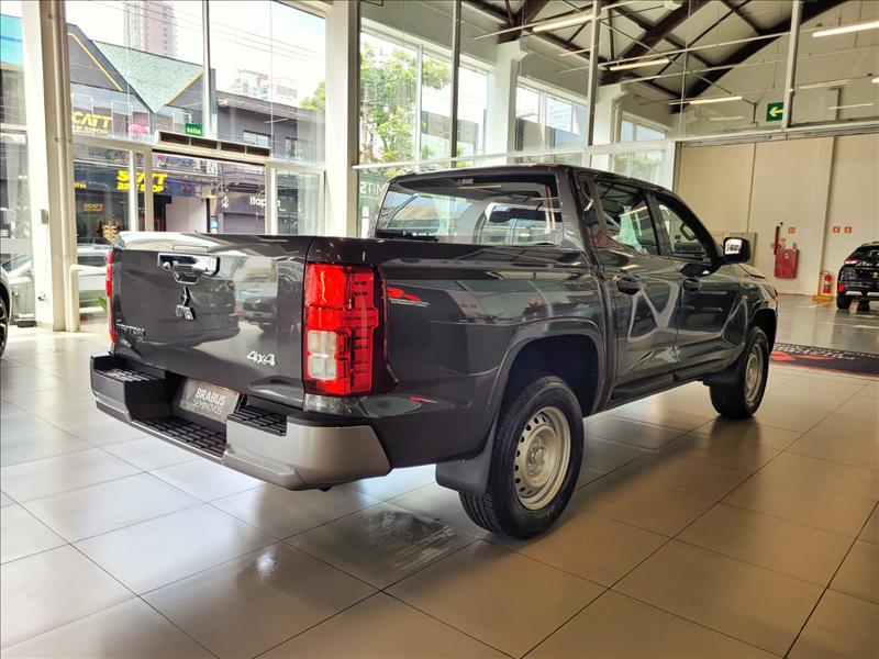 Mitsubishi-TRITON-2.4 Biturbo CD GL 4X4