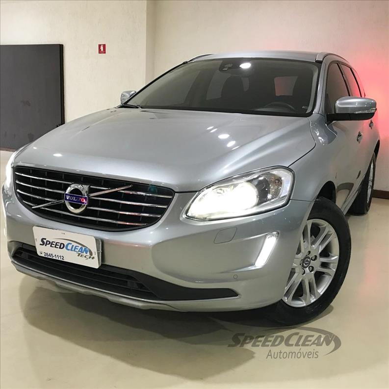 VOLVO XC60 2.0 T5 Momentum