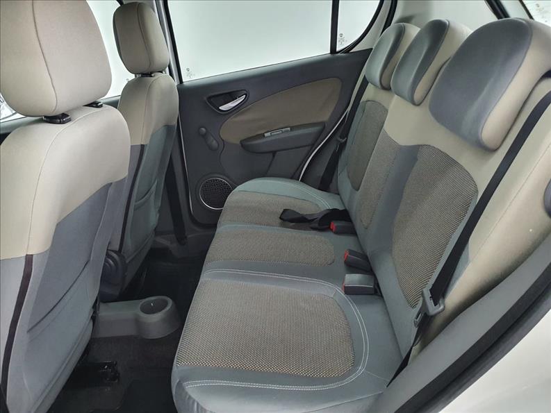 PALIO 1.6 MPI Essence 16V PALIO 1.6 MPI Essence 16V