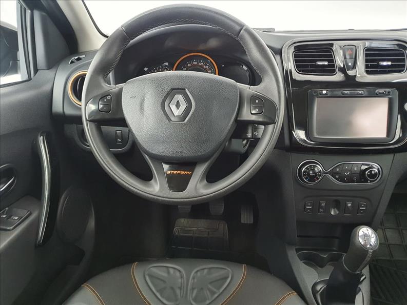 SANDERO 1.6 Stepway 8V SANDERO 1.6 Stepway 8V