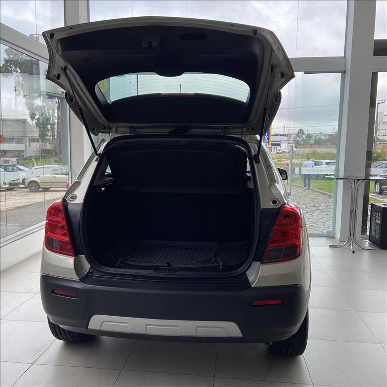 TRACKER 1.8 MPFI LTZ 4X2 16V TRACKER 1.8 MPFI LTZ 4X2 16V