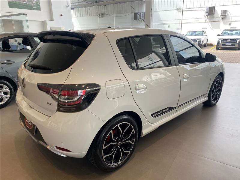 Renault-SANDERO-2.0 16V RS