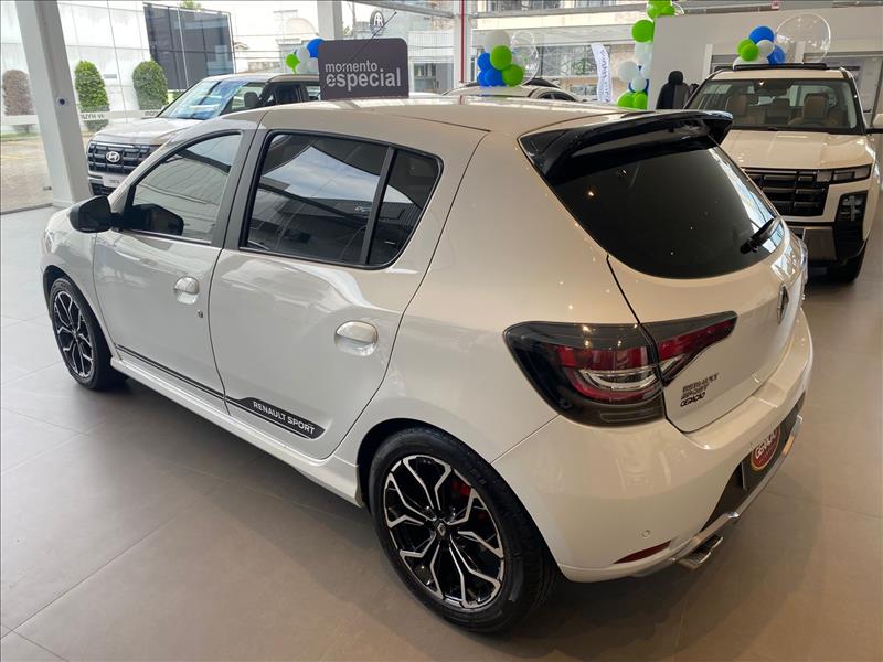 Renault-SANDERO-2.0 16V RS