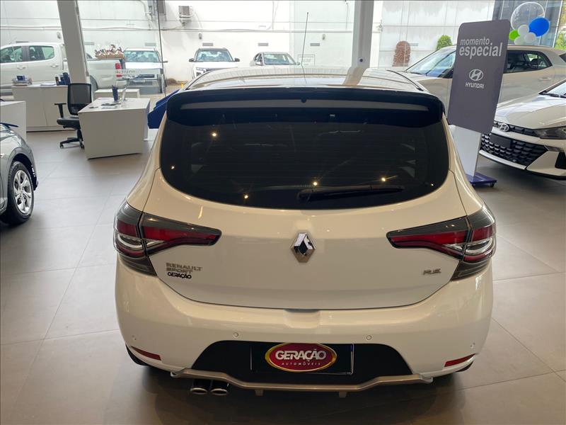 Renault-SANDERO-2.0 16V RS