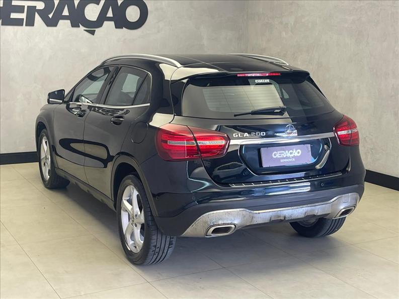 MERCEDES BENZ-GLA 200-1.6 CGI Advance 7g-dct