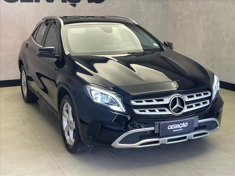 MERCEDES BENZ-GLA 200-1.6 CGI Advance 7g-dct