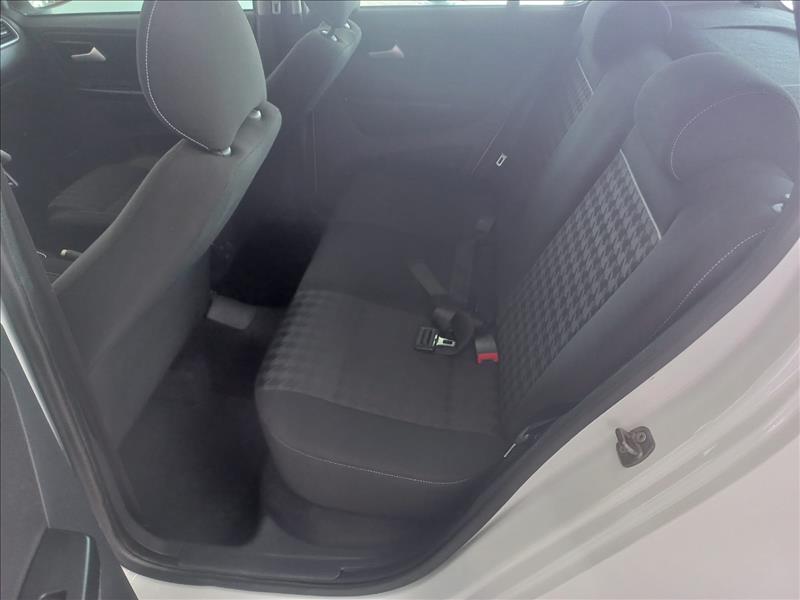 VW - Volkswagen-FOX-1.6 MSI Comfortline 8V