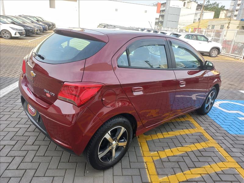 GM - Chevrolet-ONIX-1.4 MPFI LTZ 8V