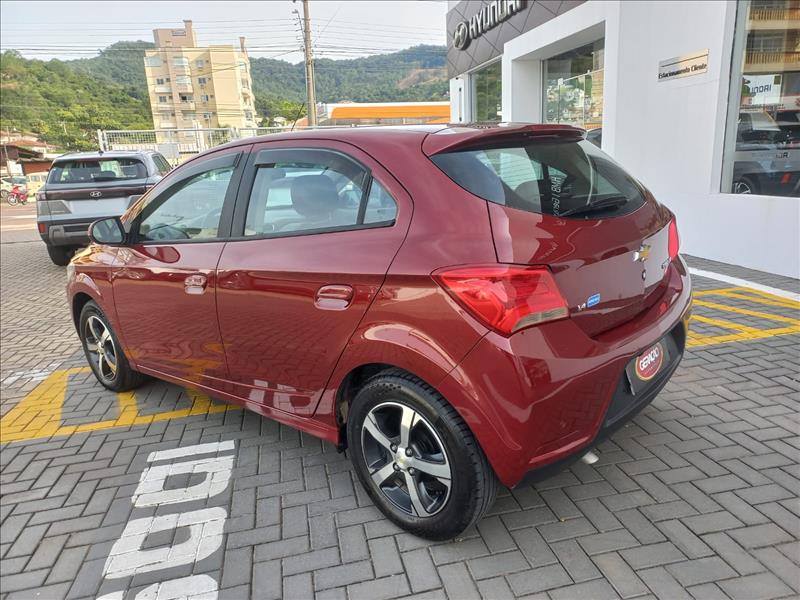 GM - Chevrolet-ONIX-1.4 MPFI LTZ 8V