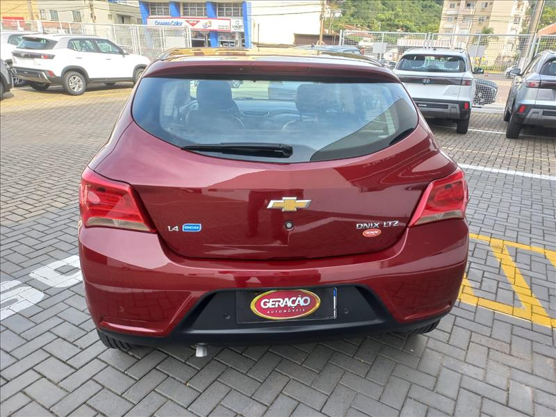 GM - Chevrolet-ONIX-1.4 MPFI LTZ 8V