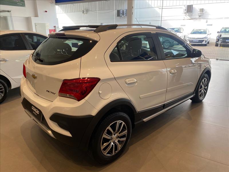 GM - Chevrolet-ONIX-1.4 MPFI Activ 8V