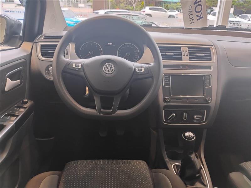 VW - Volkswagen-FOX-1.6 MSI Connect