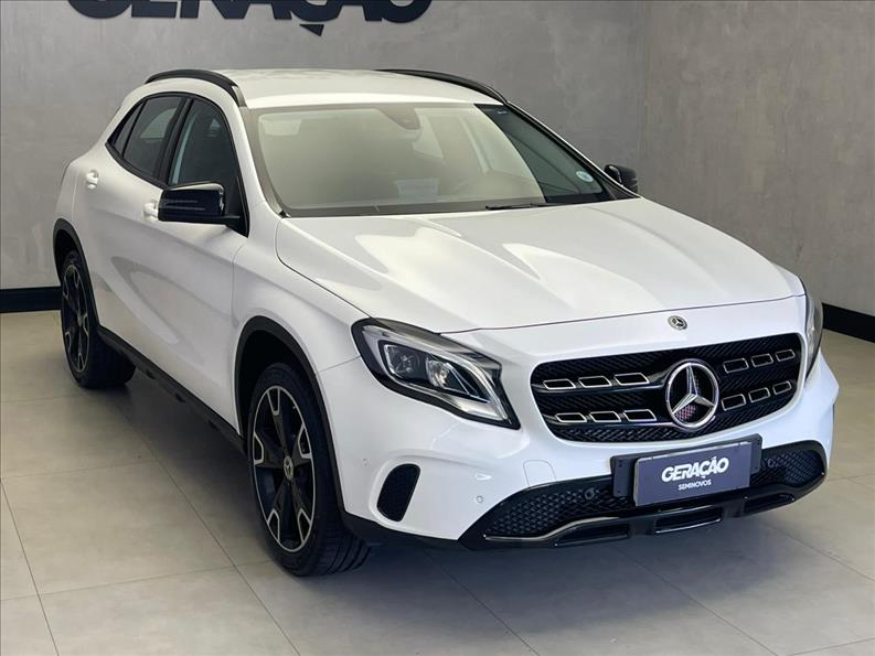 MERCEDES BENZ-GLA 200-1.6 CGI Night 7g-dct