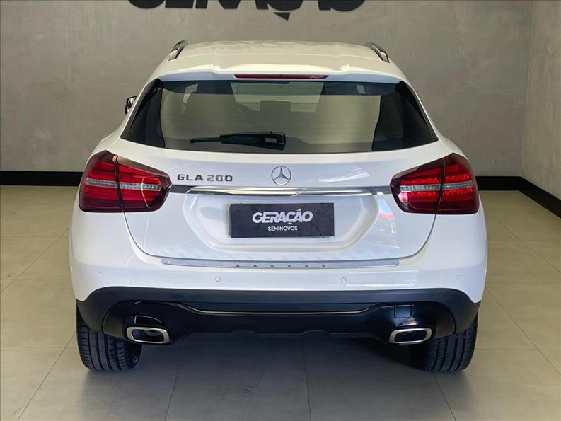 MERCEDES BENZ-GLA 200-1.6 CGI Night 7g-dct