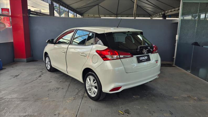 Toyota-YARIS-1.3 16V XL