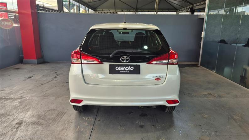 Toyota-YARIS-1.3 16V XL