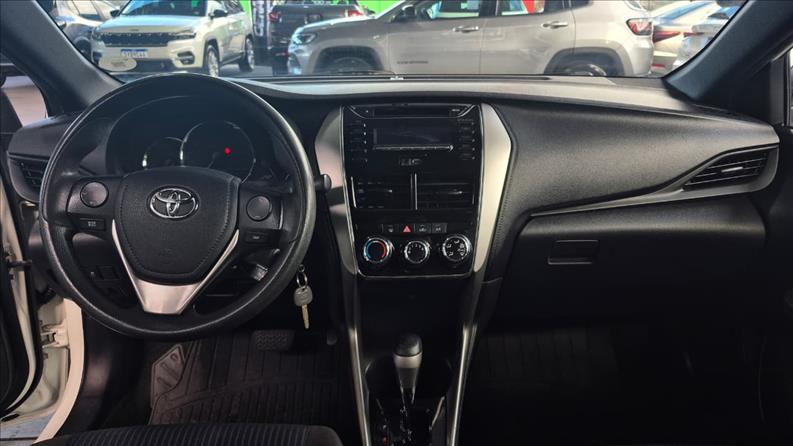 Toyota-YARIS-1.3 16V XL