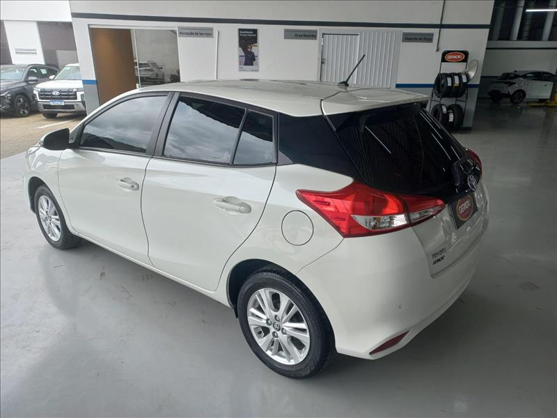 Toyota-YARIS-1.3 16V XL