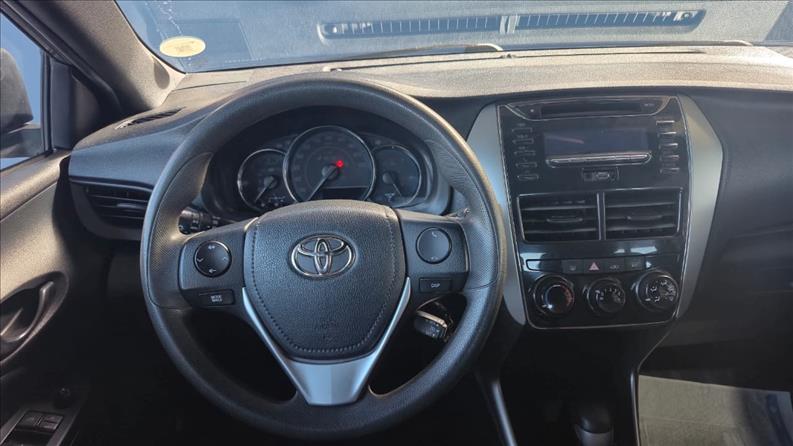 Toyota-YARIS-1.3 16V XL