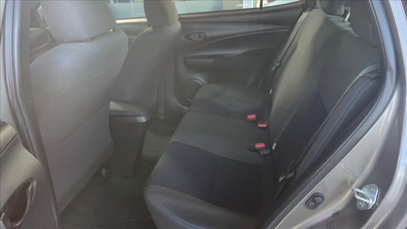 Toyota-YARIS-1.3 16V XL