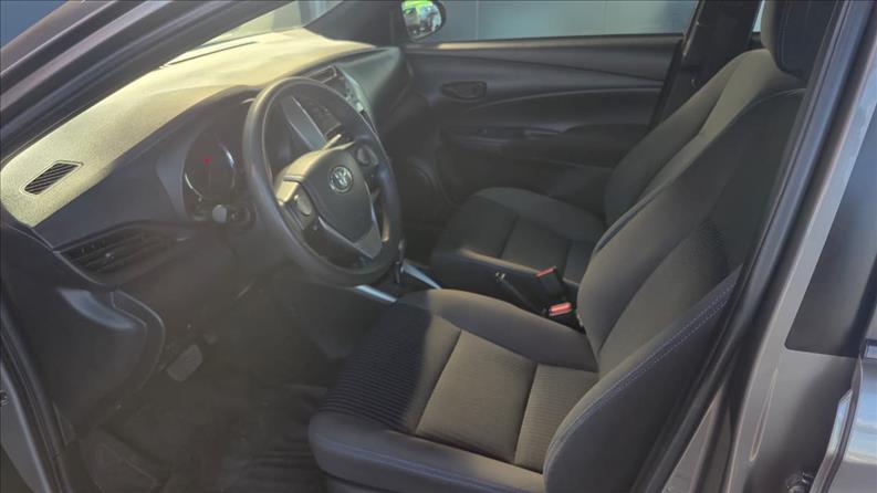 Toyota-YARIS-1.3 16V XL