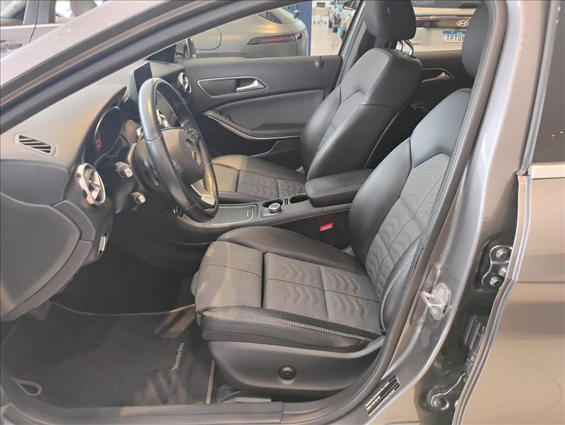 MERCEDES BENZ-GLA 200-1.6 CGI Style 7g-dct