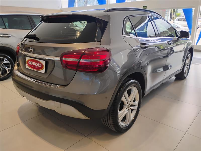 MERCEDES BENZ-GLA 200-1.6 CGI Style 7g-dct